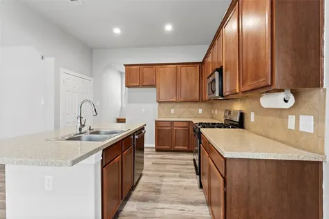 38 W Montfair Boulevard Spring TX 77382