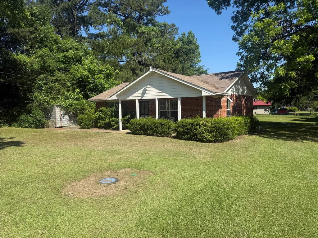 718 Broadway Street Maud TX 75567