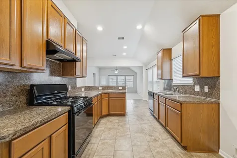 8211 Pastel Dawn Trace Houston TX 77049