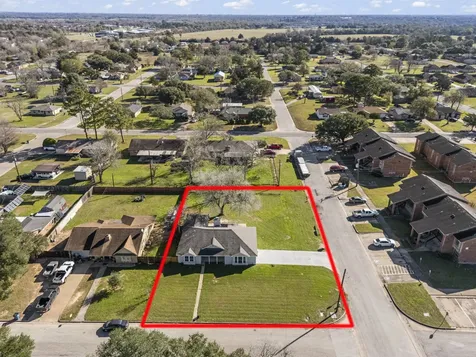 1740 6th Street Hempstead TX 77445