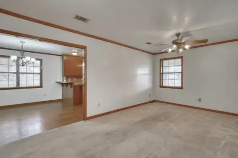 13300 Highway 21 W Avenue North Zulch TX 77872