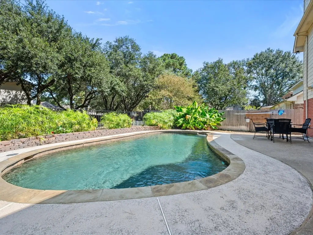 15242 Shapiro Springs Lane Houston TX 77095