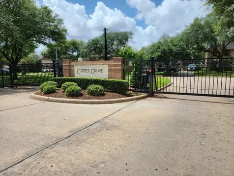 15242 Shapiro Springs Lane Houston TX 77095