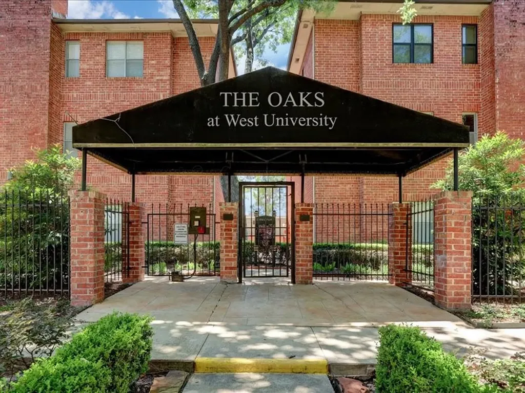 4041 Law Street 512 Houston TX 77005