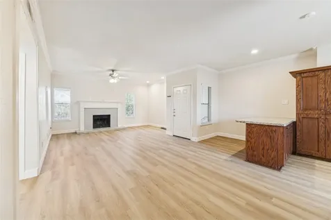 4041 Law Street 512 Houston TX 77005