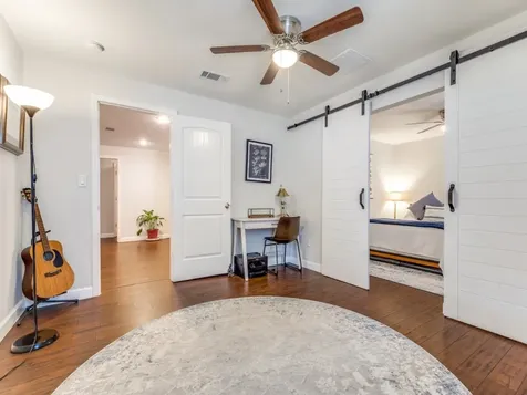 5110 Cochran Street Houston TX 77009