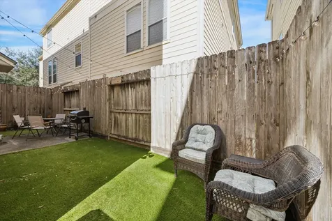 205 Dennis Street Houston TX 77006
