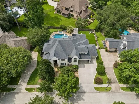 25 Club Oak Court Kingwood TX 77339