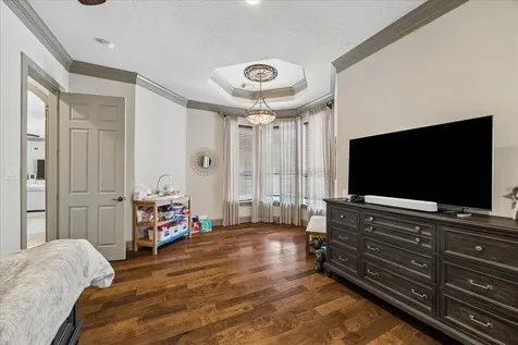 25 Club Oak Court Kingwood TX 77339