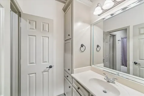 25 Club Oak Court Kingwood TX 77339