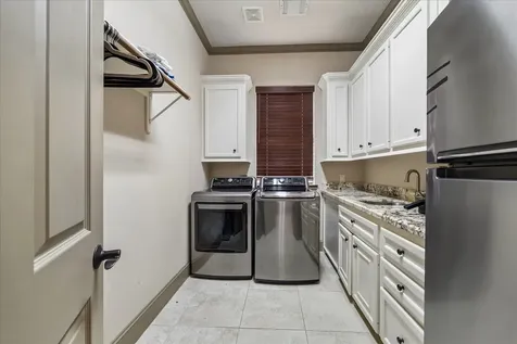 25 Club Oak Court Kingwood TX 77339