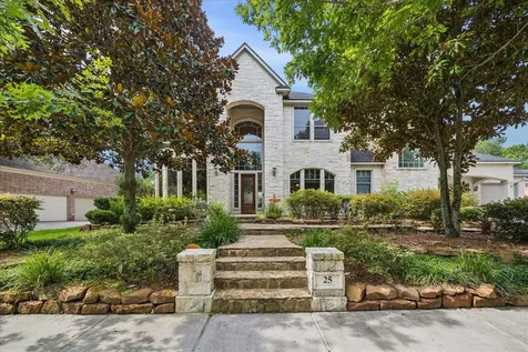 25 Club Oak Court Kingwood TX 77339
