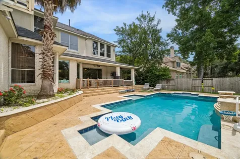 25 Club Oak Court Kingwood TX 77339