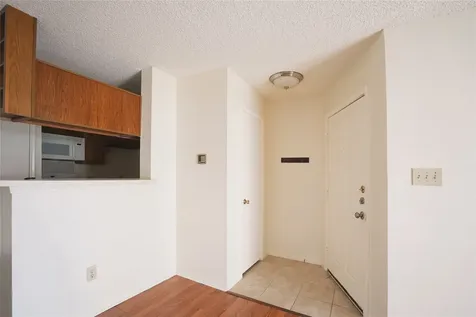 2121 Hepburn Street 716 Houston TX 77054