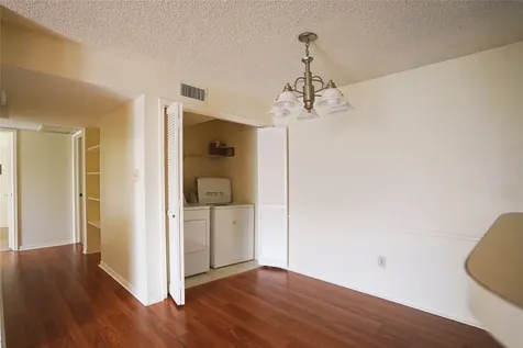 2121 Hepburn Street 716 Houston TX 77054