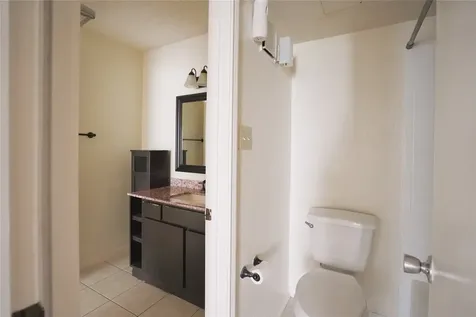 2121 Hepburn Street 716 Houston TX 77054