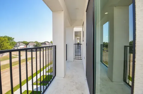 15000 S Richmond Avenue 4 Houston TX 77082
