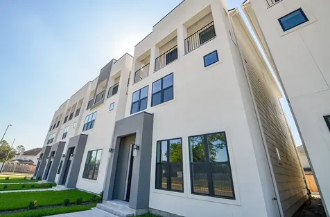 15000 S Richmond Avenue 4 Houston TX 77082