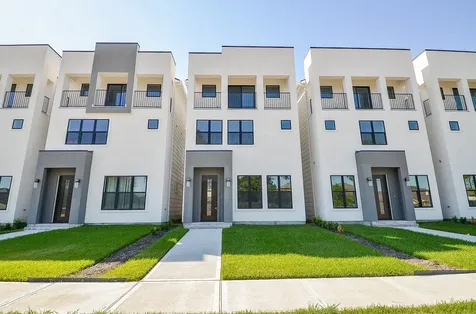 15000 S Richmond Avenue 4 Houston TX 77082