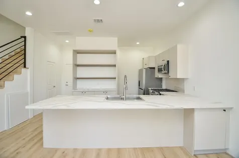 15000 S Richmond Avenue 4 Houston TX 77082