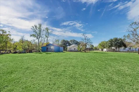 224 Avenue F Street Sealy TX 77474