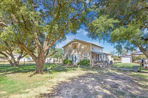 224 Avenue F Street Sealy TX 77474
