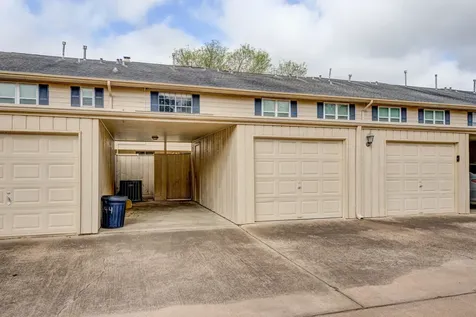 6444 Burgoyne Road 104 Houston TX 77057