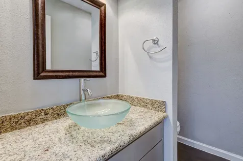 6444 Burgoyne Road 104 Houston TX 77057
