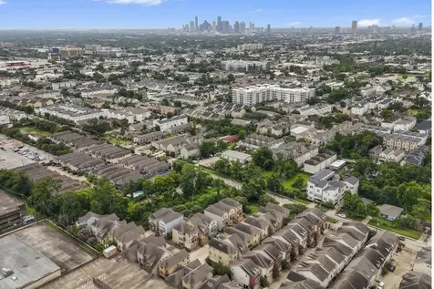 1421 W 26th Street Unit F Houston TX 77008