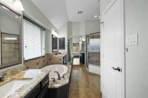 2102 Rolling Fog Drive Pearland TX 77584