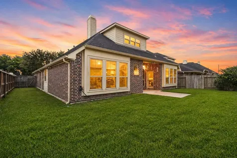 2102 Rolling Fog Drive Pearland TX 77584