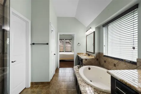 2102 Rolling Fog Drive Pearland TX 77584