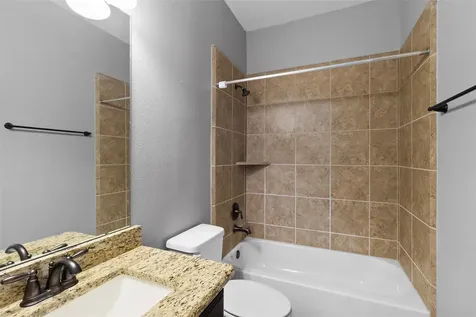 2102 Rolling Fog Drive Pearland TX 77584