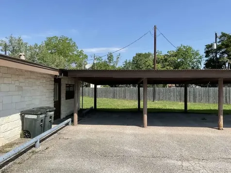 208 E York Street Ganado TX 77962