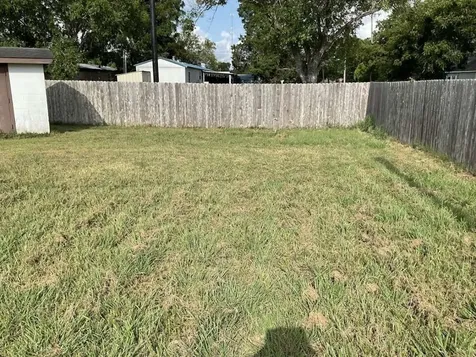 208 E York Street Ganado TX 77962