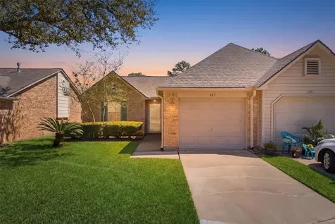 623 E Country Grove Circle Pearland TX 77584