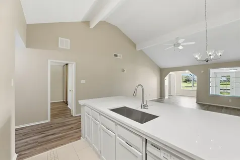 623 E Country Grove Circle Pearland TX 77584