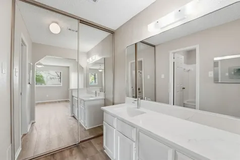 623 E Country Grove Circle Pearland TX 77584