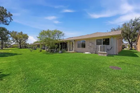 623 E Country Grove Circle Pearland TX 77584