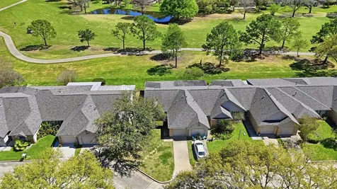 623 E Country Grove Circle Pearland TX 77584