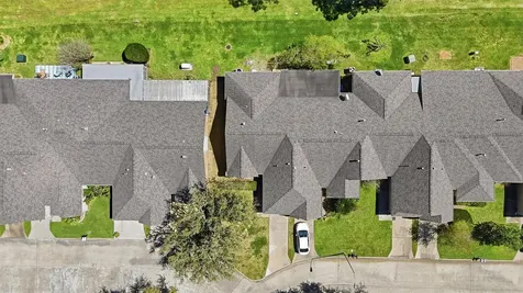 623 E Country Grove Circle Pearland TX 77584