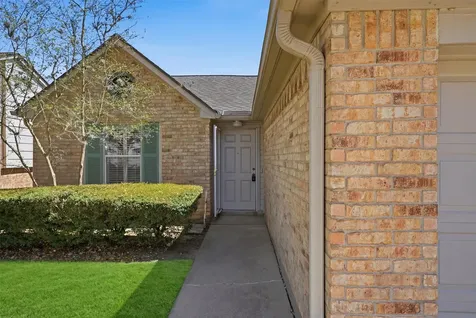 623 E Country Grove Circle Pearland TX 77584