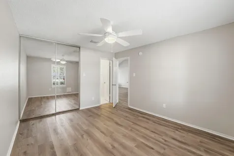 623 E Country Grove Circle Pearland TX 77584