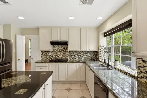 38 Dovewing Place The Woodlands TX 77382