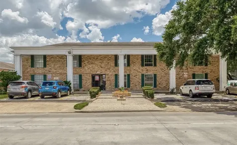 5353 Richmond Avenue 4 Houston TX 77056