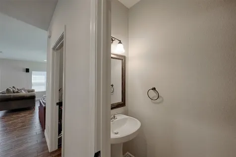 1122 Detroit Street College Station TX 77840