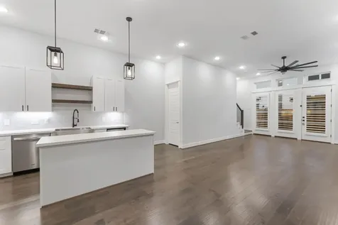 113 Coronado Street Houston TX 77009