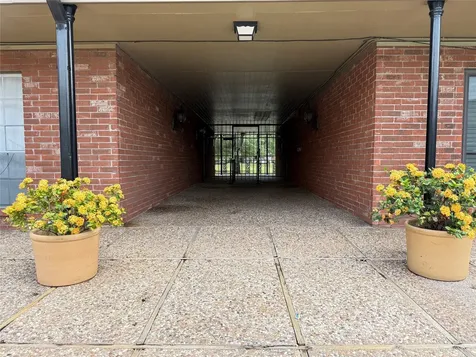 11550 Chimney Rock Road 205 Houston TX 77035