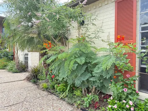 11550 Chimney Rock Road 205 Houston TX 77035