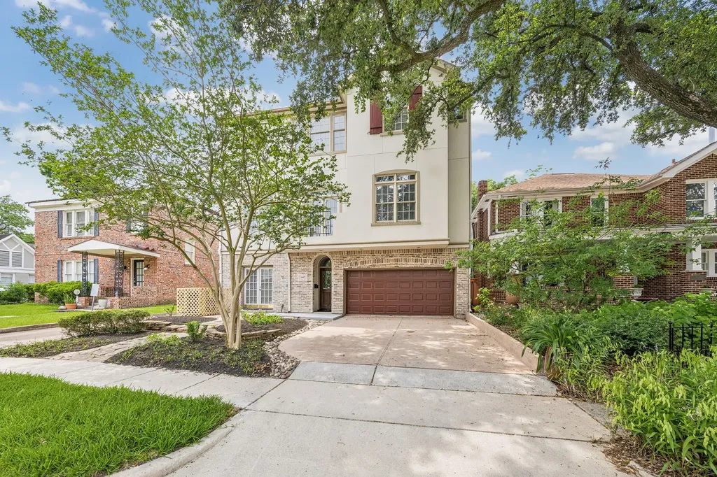 1647 Bonnie Brae Street Houston TX 77006